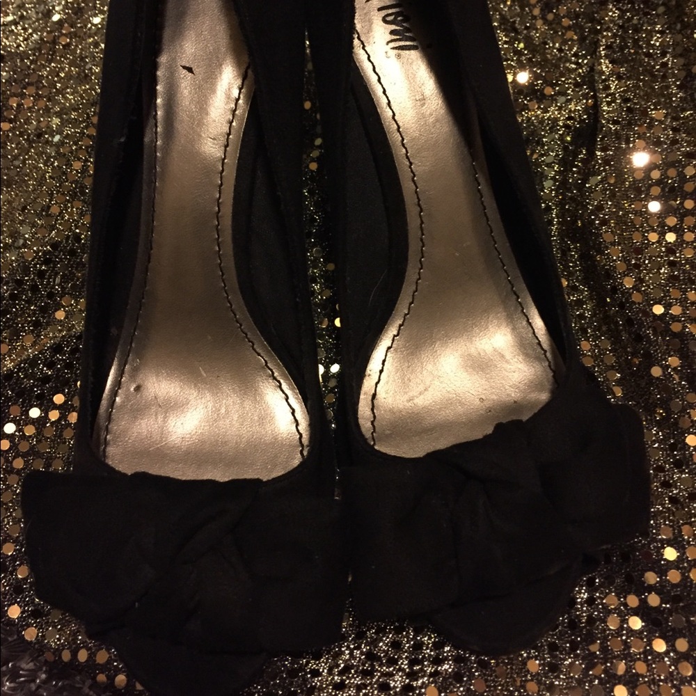 Black suede heels